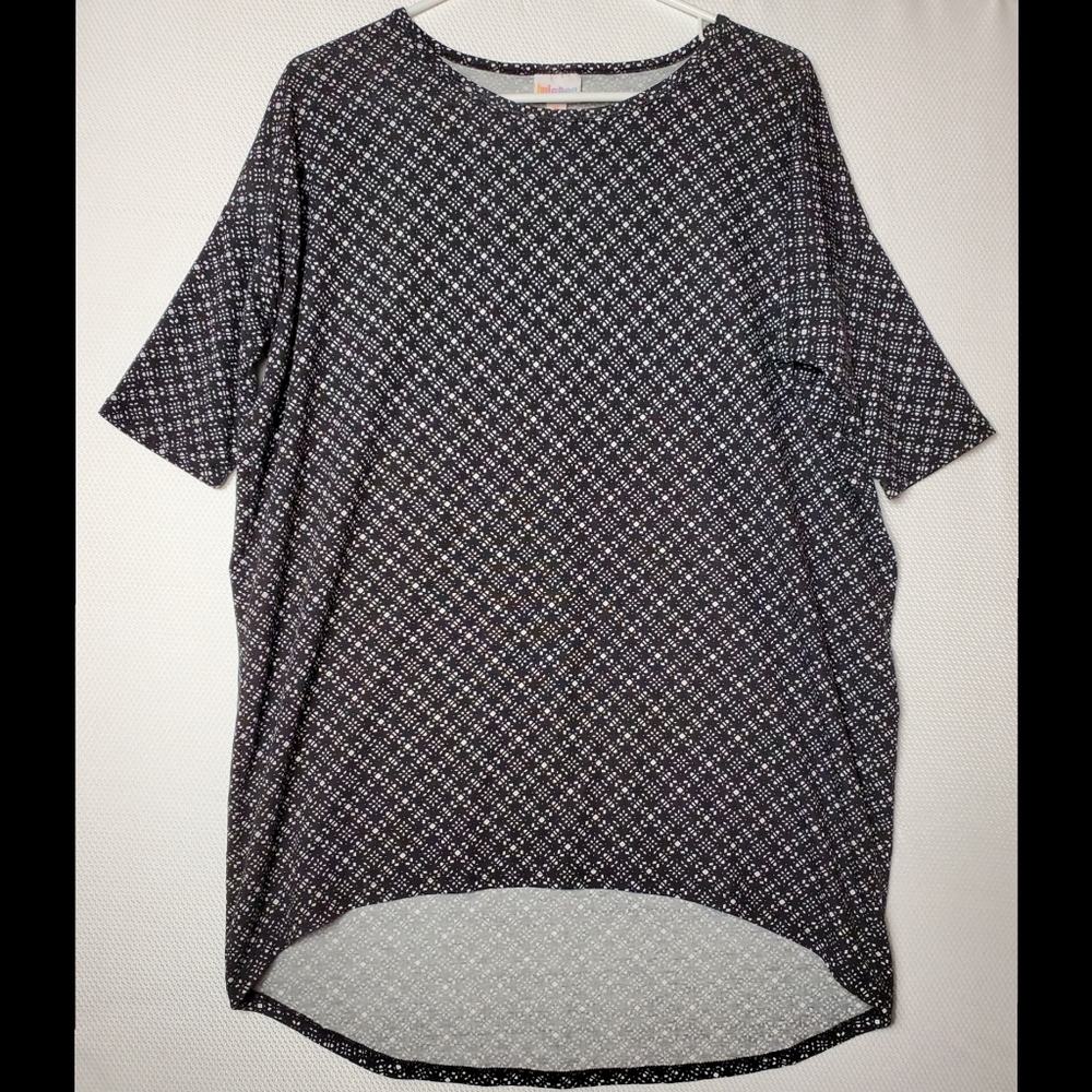 RUNS BIG!!! LuLaRoe Irma Tunic in Black & White